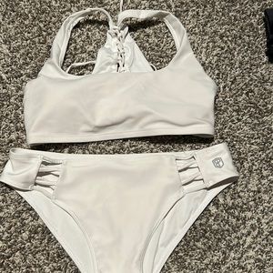 Born primitive top and bottoms